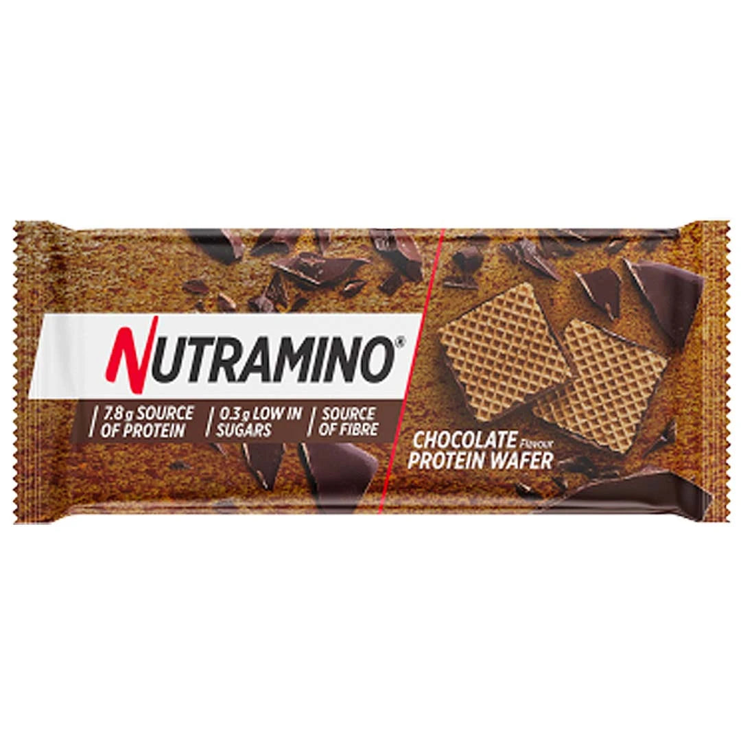 Suklaanmakuinen Nutramino Protein Wafer 39 g ruskea-valkoisessa kääreessä, jossa on vohvelikuvio., kuva 1/1