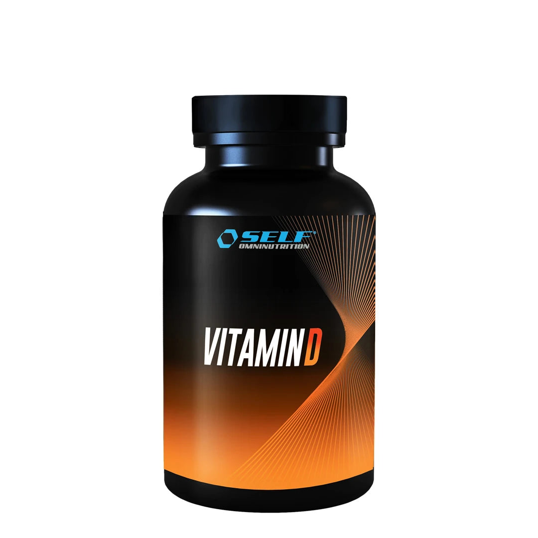 Self Omninutrition Vitamin D 100 caps mustassa muovipurkissa oransseilla yksityiskohdilla., kuva 1/1