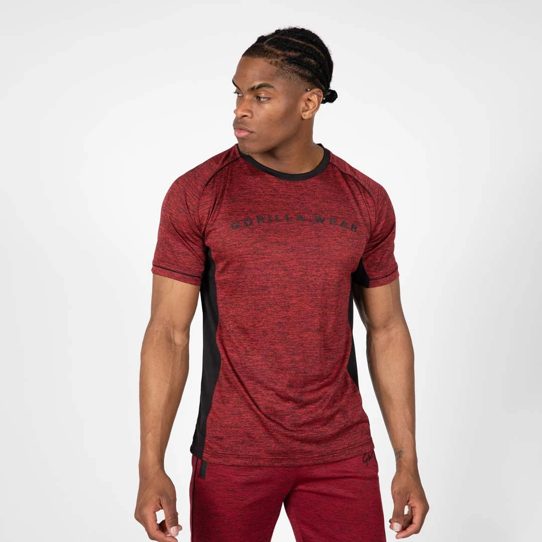 Viininpunainen ja musta Gorilla Wear Fremont T-Shirt Burgundy verkkopaneeleilla miesmallin yllä., kuva 2/8