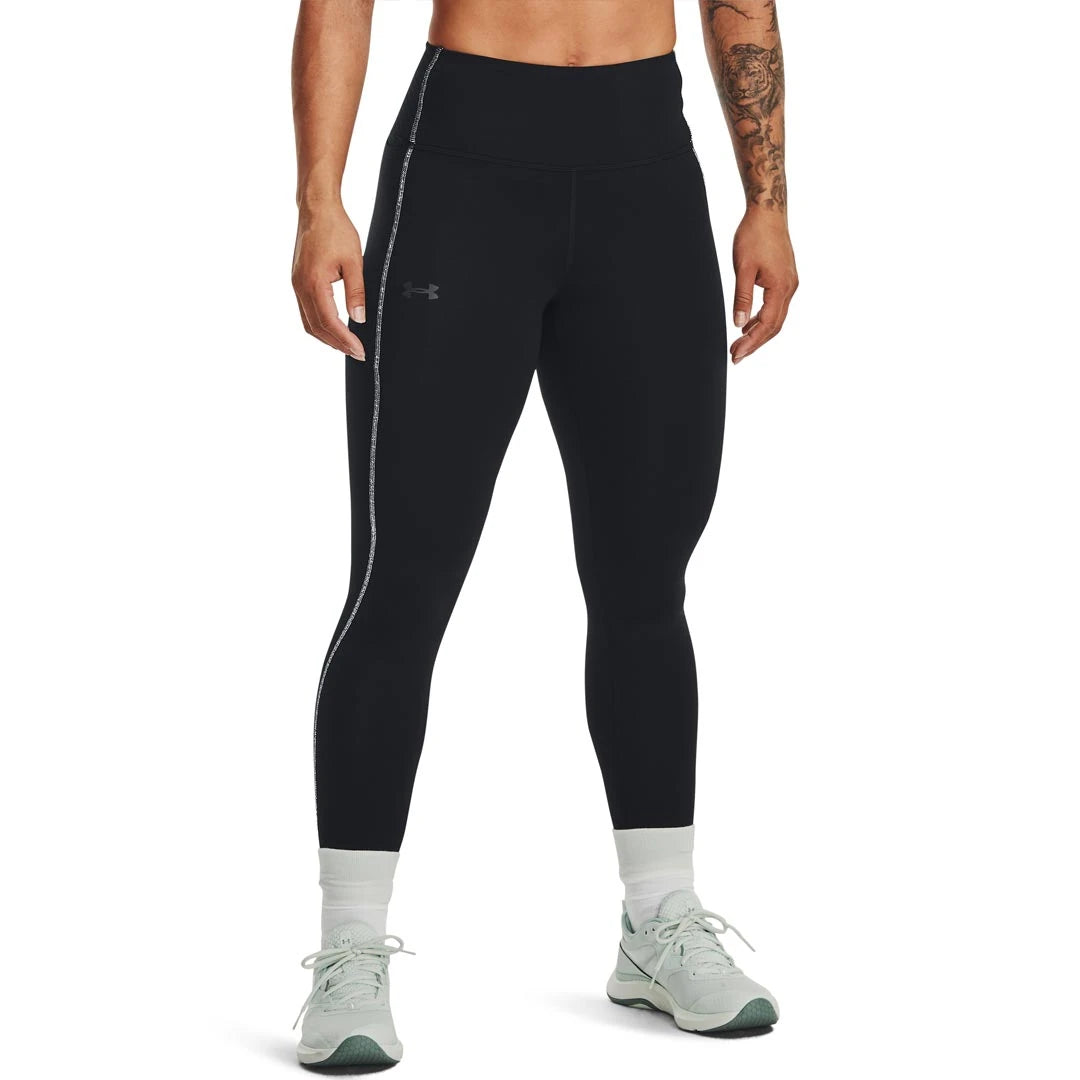 Mustat korkeavyötäröiset Under Armour Train CW Legging Black/Jet Grey -treenitrikoot harmaalla sivuyksityiskohdalla., kuva 2/2