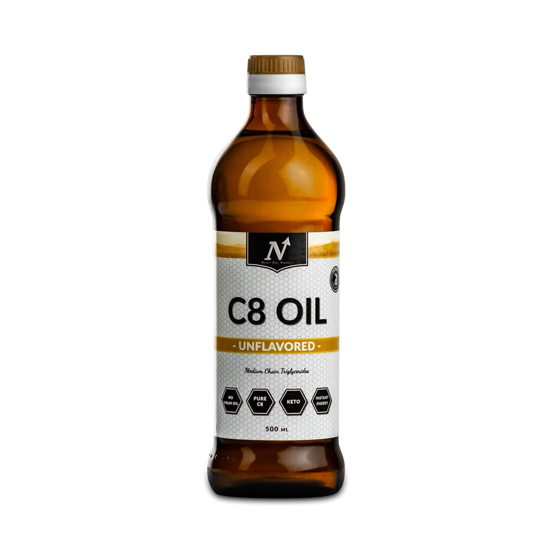 Nyttoteket C8 Oil 500 ml tummassa lasipullossa, jossa on valkoinen etiketti ja mustia yksityiskohtia., kuva 1/1