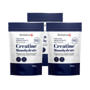 3 x BioSalma Creatine Monohydrat 500 g -kreatiinijauhe kolmessa valkoisessa ja tummansinisessä pussissa.