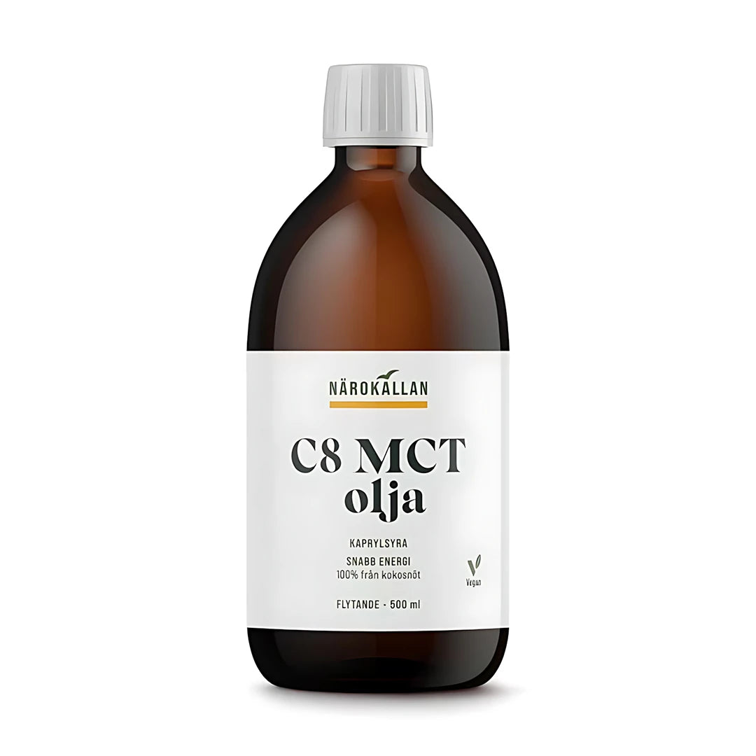 Närokällan C8 MCT Olja 500 ml tummassa lasipullossa valkoisella etiketillä, jossa lukee nopea energia ja kapryylihappo., kuva 1/1