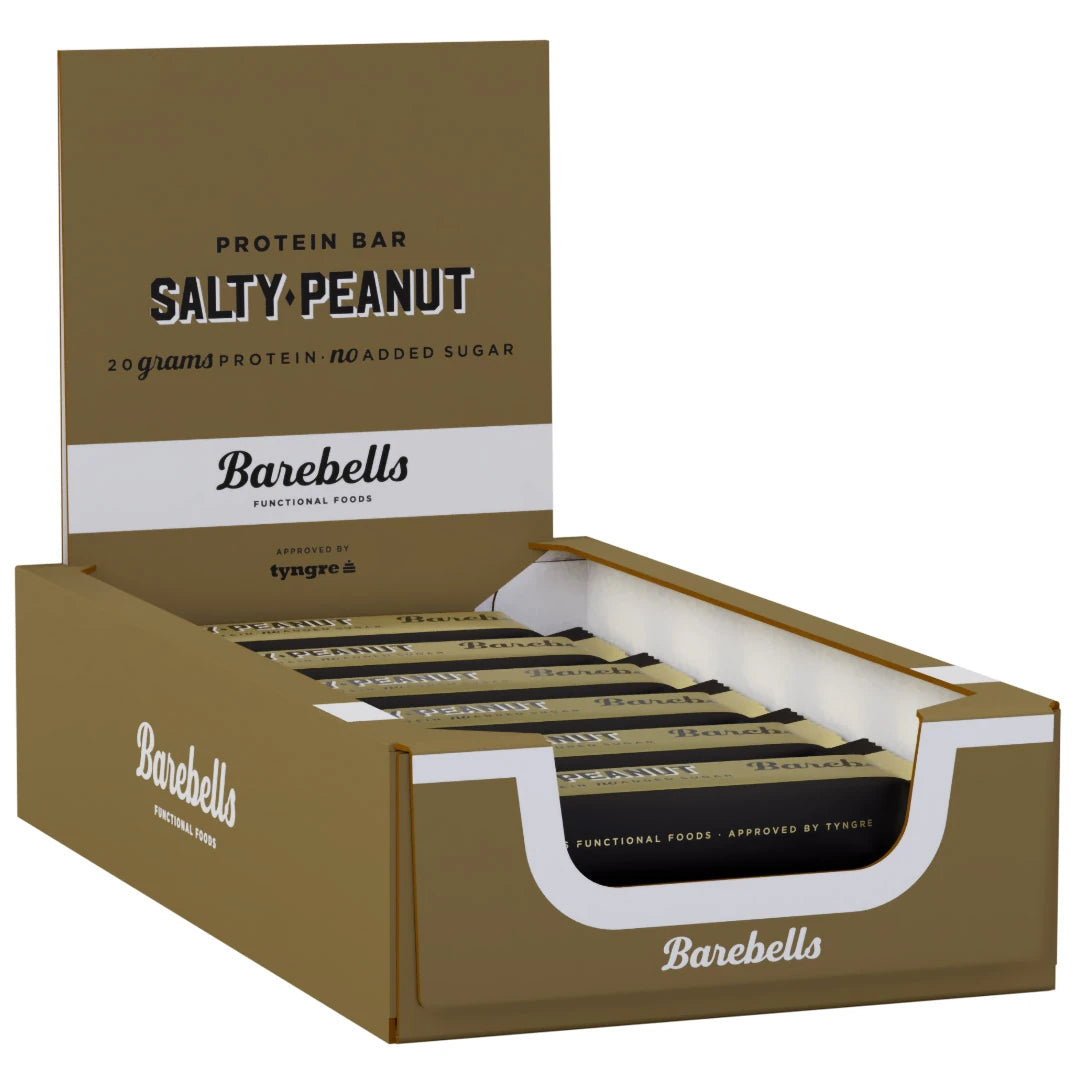 12 x Barebells Protein Bar 55 g Salty Peanut vaaleanruskeassa pahvilaatikossa, jossa on valkoisia ja mustia yksityiskohtia., kuva 1/1