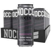 24 x NOCCO Focus 330 ml Passionite mustassa laatikossa tummanharmailla tölkeillä ja vaaleanpunaisilla yksityiskohdilla.