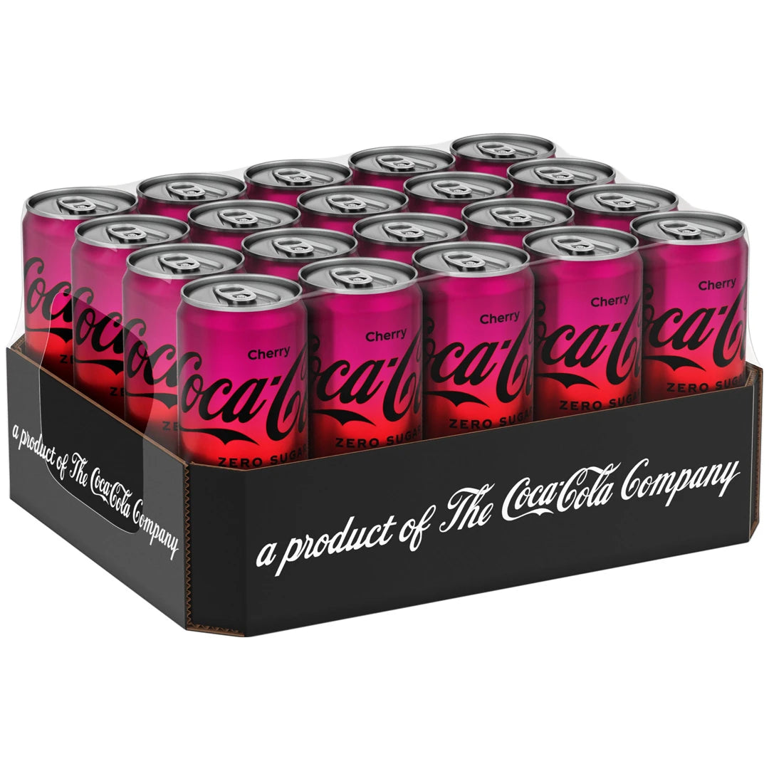 20 x Coca-Cola Zero Cherry 330 ml sokeriton virvoitusjuoma lavalla, jossa on violetteja ja mustia tölkkejä.