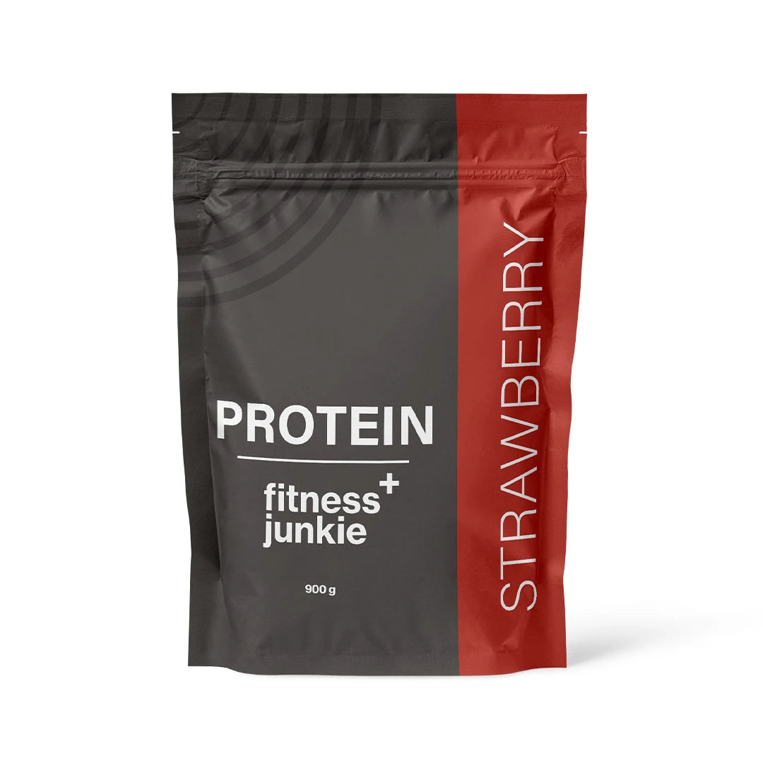 fitnessjunkie Protein 900 g -proteiinijauhe tummanharmaassa ja punaisessa pussissa, makuna Strawberry., kuva 3/3
