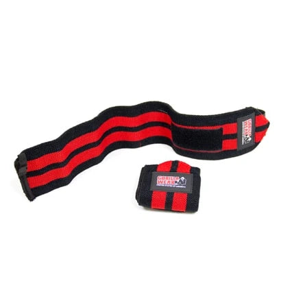 Gorilla Wear Wrist Wrap Pro Black/Red, joustavat mustat rannekääreet punaisilla raidoilla, toinen auki ja toinen rullattuna.