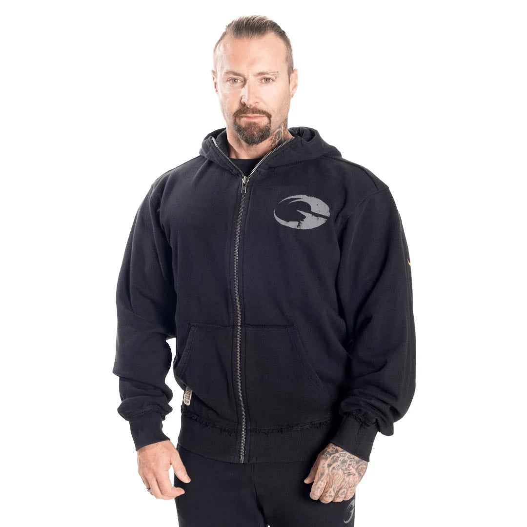 GASP Original Hoodie Black on musta vetoketjuhuppari paksua puuvillaa, raakareunoilla ja rintalogolla., kuva 1/6